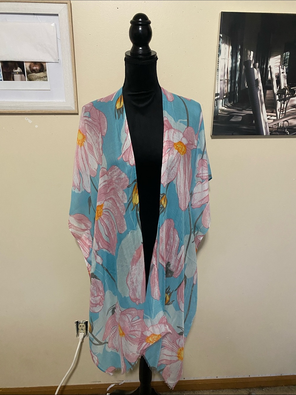 Source Unknown Blue Floral Lightweight Kimono Shrug with Pink Flowers One Size